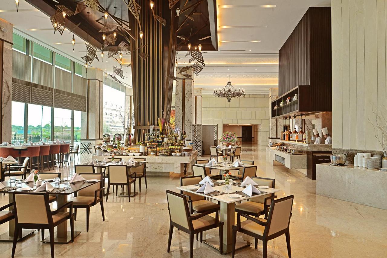 Gift City Club, A Member Of Radisson Individuals Gandhinagar Zewnętrze zdjęcie